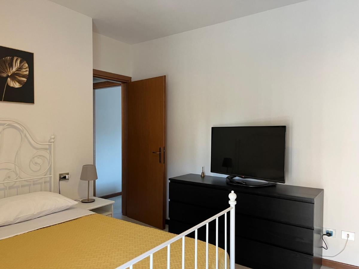 Lovely Apartment Парма Екстериор снимка